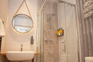 Higgihaus St Marys Apts Back compact - Cardiff - 2
