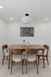 Modern & Bright 3BR Home - 5