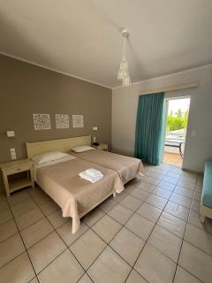 Ninemia Beach Hotel & Suites - Agia Marina - 5