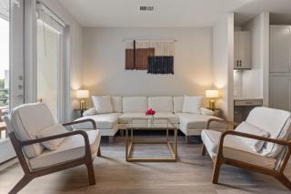 Luxury 2-BR with Juliet Balcony - 0