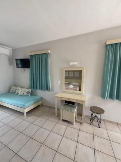 Ninemia Beach Hotel & Suites - Agia Marina - 7