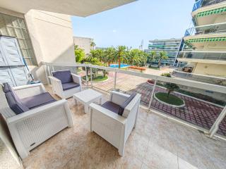 LITORAL COSTA DORADA - LIVING PARK Only families - 8