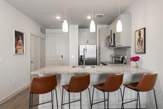 Brand New luxury 1 bedroom - 3
