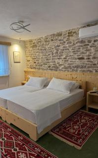 Te Ajdini Guesthouse - Gjirokastra - 8