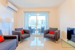 BnBNova - Saint Julian's Seafront 2BR with Terrace - St Julian's - 9