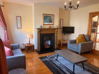 Convenient spacious 3 bedroom home in Kenmare town - Kenmare - 9