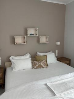 Ninemia Beach Hotel & Suites - Agia Marina - 9