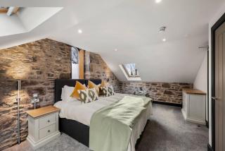 The Stables - - 9
