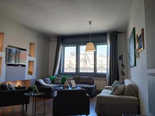 27 Shades of Green (4 bedroom 3 Bath Sunny Central) - Budapest - 4