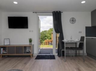 The Cabin - Oldbury - 9