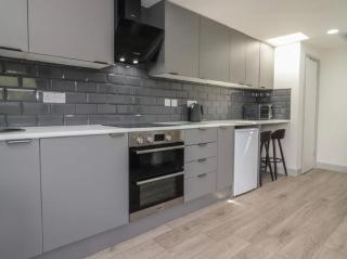 The Cabin - Oldbury - 8