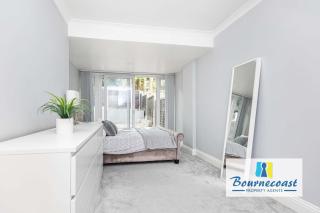 Bournecoast - Town centre home with outside decking and parking - HB9635 - Bournemouth - 1