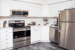 Location! Quality! Comfort! The downtown Gem - Naples - 5