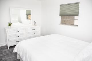 Location! Quality! Comfort! The downtown Gem - Naples - 1