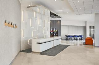 Park Inn By Radisson Clark - 8