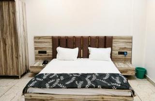 Hotel sky heights - Sonīpat - 0