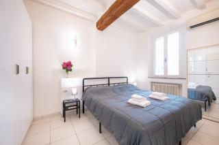 GuestHost - Bright and Central Apartment in Parma - 1
