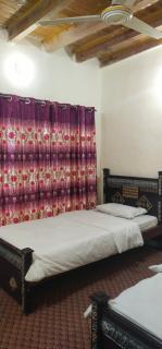 Hunza Backpacker Inn - 4