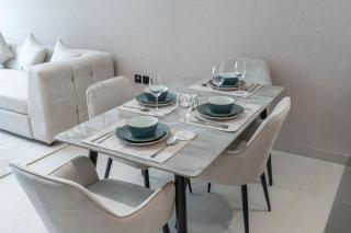 StayShort - Spacious Apartment for 4 in JVC - 1