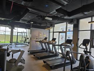 Luxury 1BR Hills Green View Mall & Downtown Dining Shopping - 4