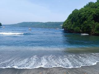 Beach House on Gamat Bay - 3