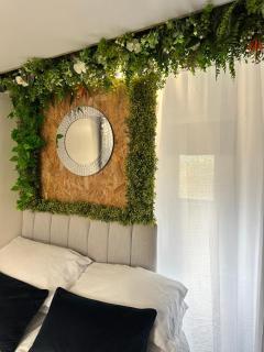 The llyffant Shed - Cardiff - 9