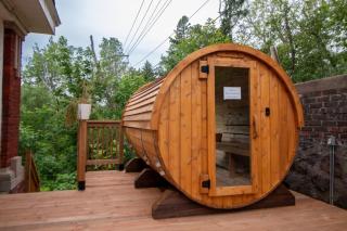 Pilot House Suite Private Patio Sauna - Duluth - 9