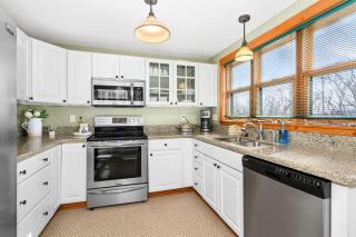Sea Glass Cottage Near Beach Access Pet Friendly - Duluth - 9