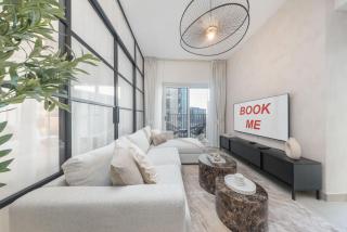 StayShort - Modern Unit Sleeps 6 in Dubai Hills with Pool - 0