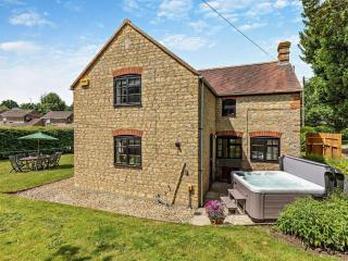 3 Bed in Bicester 94701 - - 0