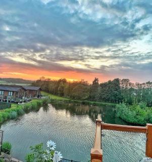 Cosy Lakeside Lodge - Water Views - Min 3 Night Stay - Dunning - 7