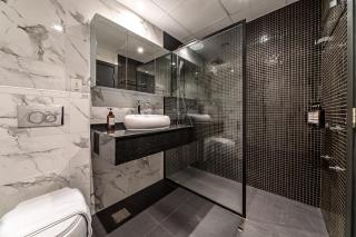 Luxe Marina Living - 5