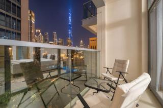 FIRST CLASS 1BR Burj Views & Classy Comfort - 6