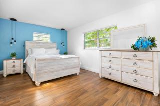 The Coastal Dream! Only 3miles to the beach, Fast WiFi, Garage - Naples - 9