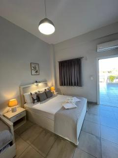 Tzekos Studios - Stavros - 6