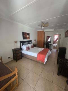Swasti Guesthouse - Boksburg - 2