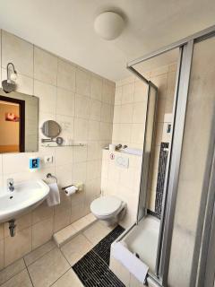 Atomis Hotel Düsseldorf City - Düsseldorf - 3