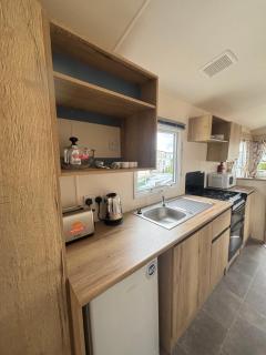 Haven caravan in Blackpool with Smart TV , decking and private parking - 2