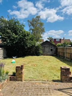 Bright & Spacious Studio - Guildford - 2