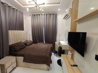AB Luxury 2 bedroom Apartment with 24hr Electricity, Wifi, Fully Equipped Kitchen - Lagos - 1