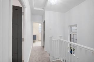 Stylish 3BR House Close to Wembley Stadium and Arena - 2