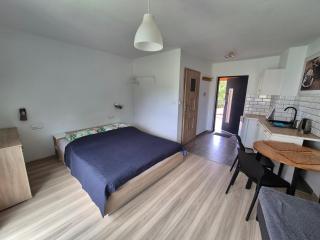 Noclegi u Loni- pokoje studio w zacisznym centrum nad morzem z parkingiem - 2