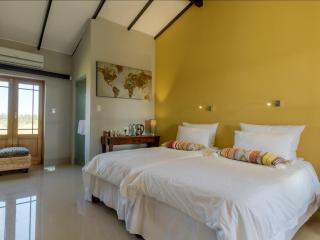 Lemon 3 Lodge Guesthouse - 1