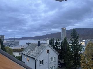Arctic Skyview Retreat in Tromso - with parking - Tromsø - 7