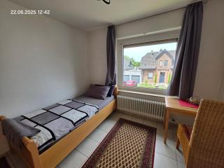 Ein bequemes Zimmer in einer ruhigen Umgebung Näher Zentrum mit gemeinsam genutzte Bad und Küchengeräte - Kleve - 0