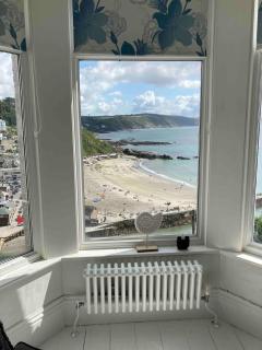 Cornwall Large Beach House Sea & Beach Views - 4 Bedrooms & 3 Bathrooms - Looe - 1
