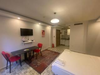 Red Tent Suites 90 - 7