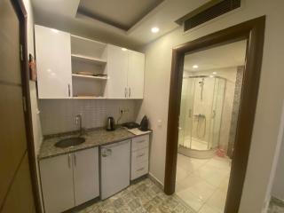 Red Tent Suites 90 - 4