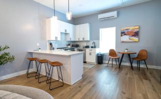 Atlas Cottage - Cozy Stay for 2 - Dripping Springs - 8