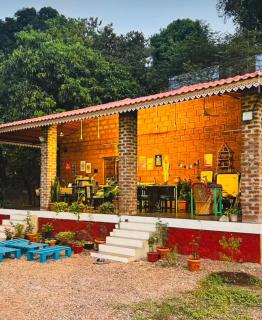 Leafyden Forest Cottages - - 1